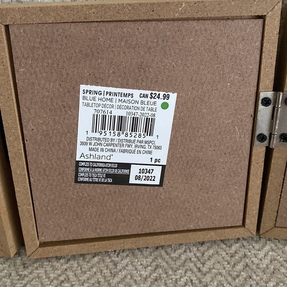 ❤️3 for $15! ❤️ Bathroom decoration, four blue and white tiles in frames. - Picture 10 of 12